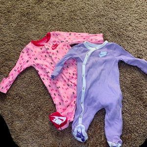 Nike onesie sleepers size (3m)